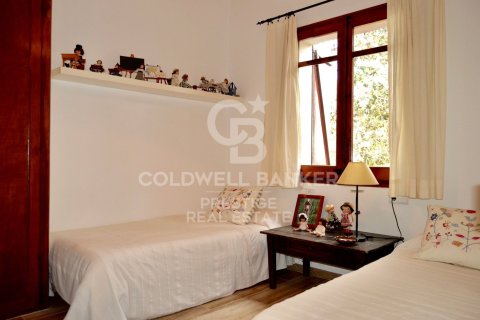 Сasa de 4 dormitorios en venta en Castellví de Rosanes, Barcelona, Cataluña, Spain № 5793 - foto 15