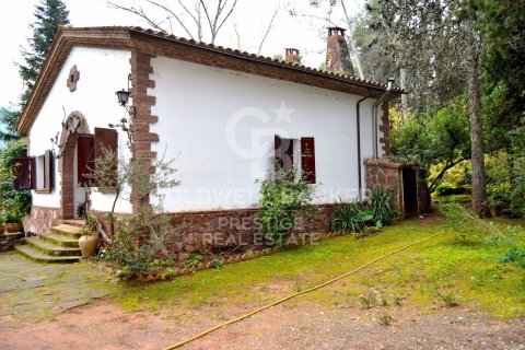 Сasa de 4 dormitorios en venta en Castellví de Rosanes, Barcelona, Cataluña, Spain № 5793 - foto 18