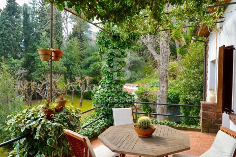Сasa de 4 dormitorios en venta en Castellví de Rosanes, Barcelona, Cataluña, Spain № 5793 - foto 2