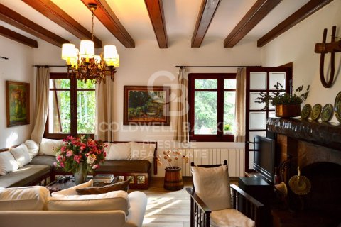 Сasa de 4 dormitorios en venta en Castellví de Rosanes, Barcelona, Cataluña, Spain № 5793 - foto 7