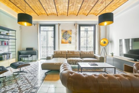 Apartamento de 3 dormitorios en venta en Barcelona, Cataluña, Spain № 5795