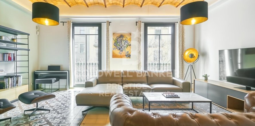 Apartamento de 3 dormitorios en venta en Barcelona, Cataluña, Spain № 5795