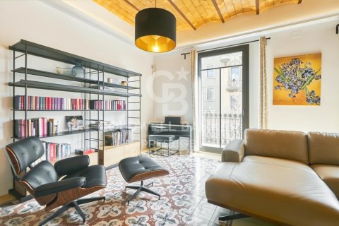 Apartamento de 3 dormitorios en venta en Barcelona, Cataluña, Spain № 5795 - foto 2