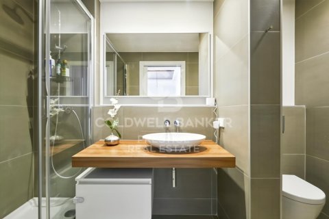 Apartamento de 3 dormitorios en venta en Barcelona, Cataluña, Spain № 5795 - foto 10