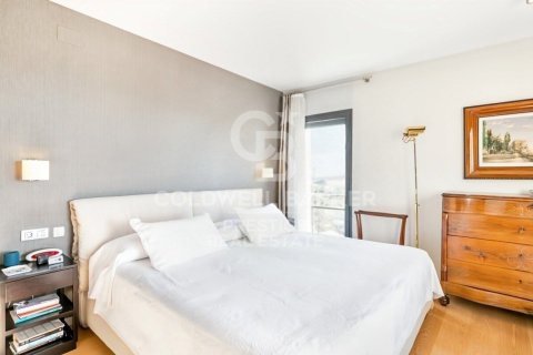 Сasa de 4 dormitorios en venta en Esplugues de Llobregat, Barcelona, Cataluña, Spain № 5791 - foto 17