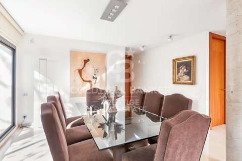 Сasa de 4 dormitorios en venta en Esplugues de Llobregat, Barcelona, Cataluña, Spain № 5791 - foto 11
