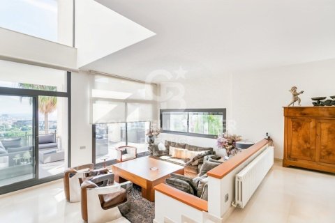 Сasa de 4 dormitorios en venta en Esplugues de Llobregat, Barcelona, Cataluña, Spain № 5791 - foto 4