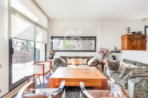Сasa de 4 dormitorios en venta en Esplugues de Llobregat, Barcelona, Cataluña, Spain № 5791 - foto 5