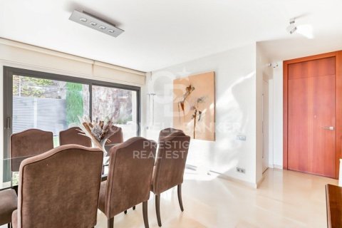 Сasa de 4 dormitorios en venta en Esplugues de Llobregat, Barcelona, Cataluña, Spain № 5791 - foto 13