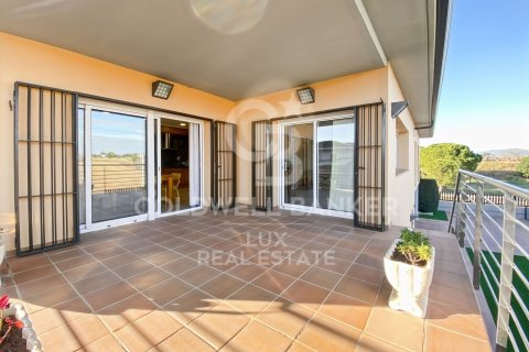 Сasa de 4 dormitorios en venta en Vilamalla, Gerona, Cataluña, Spain № 5792 - foto 16