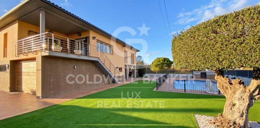 Сasa de 4 dormitorios en venta en Vilamalla, Gerona, Cataluña, Spain № 5792