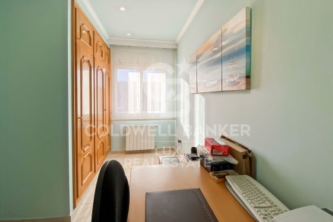 Сasa de 4 dormitorios en venta en Vilamalla, Gerona, Cataluña, Spain № 5792 - foto 20
