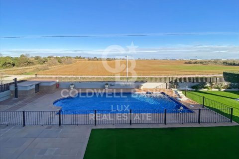 Сasa de 4 dormitorios en venta en Vilamalla, Gerona, Cataluña, Spain № 5792 - foto 7