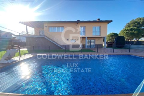 Сasa de 4 dormitorios en venta en Vilamalla, Gerona, Cataluña, Spain № 5792 - foto 5