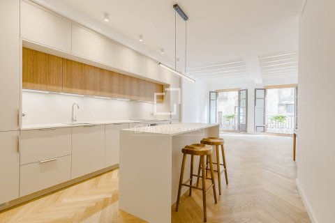 3 bedrooms apartment for sale in Barcelona, Catalonia, Spain № 6537