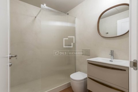 Apartamento de 3 dormitorios en venta en Barcelona, Cataluña, Spain № 6537 - foto 21