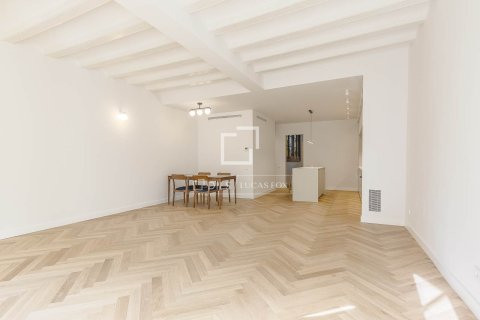 Apartamento de 3 dormitorios en venta en Barcelona, Cataluña, Spain № 6537 - foto 22