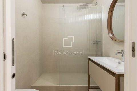 Apartamento de 3 dormitorios en venta en Barcelona, Cataluña, Spain № 6537 - foto 14