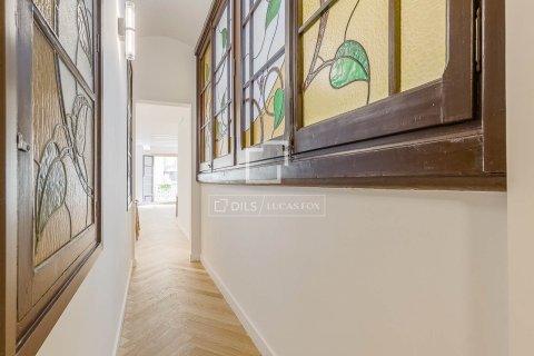 Apartamento de 3 dormitorios en venta en Barcelona, Cataluña, Spain № 6537 - foto 9