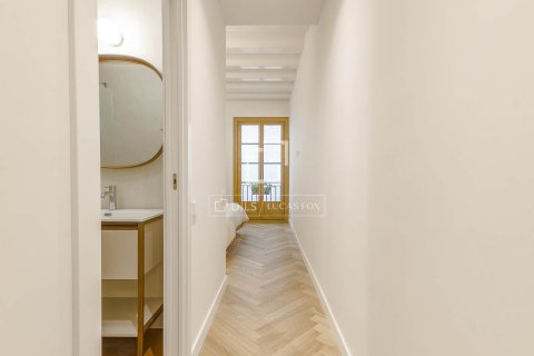 Apartamento de 3 dormitorios en venta en Barcelona, Cataluña, Spain № 6537 - foto 10