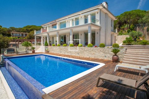 Villa de 6 dormitorios en venta en Cabrils, Barcelona, Cataluña, Spain № 6534