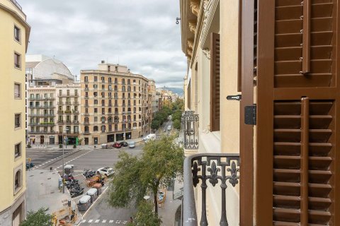 Apartamento de 3 dormitorios en venta en Barcelona, Cataluña, Spain № 1707 - foto 11