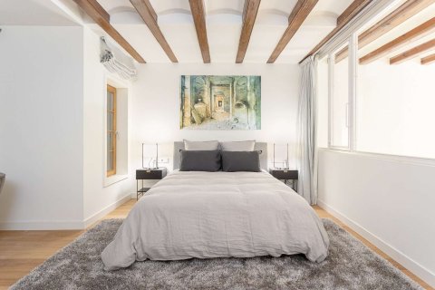 Apartamento de 3 dormitorios en venta en Barcelona, Cataluña, Spain № 1707 - foto 2