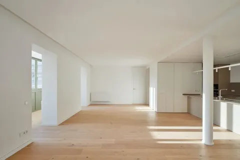 Apartamento de 4 dormitorios en venta en Barcelona, Cataluña, Spain № 1708 - foto 7