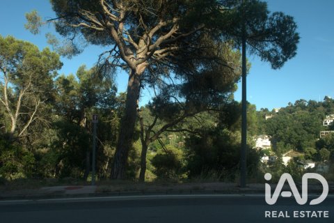 Parcela de 1029 m² en venta en Sant Cugat del Vallès, Barcelona, Cataluña, Spain № 8362 - foto 4