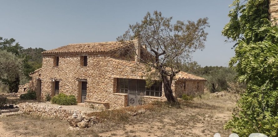 4 bedrooms house for sale in Tivissa, Tarragona, Catalonia, Spain № 8359
