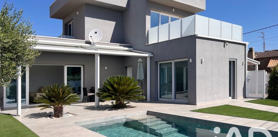 Сasa de 3 dormitorios en venta en L'Ametlla de Mar, Tarragona, Cataluña, Spain № 8360