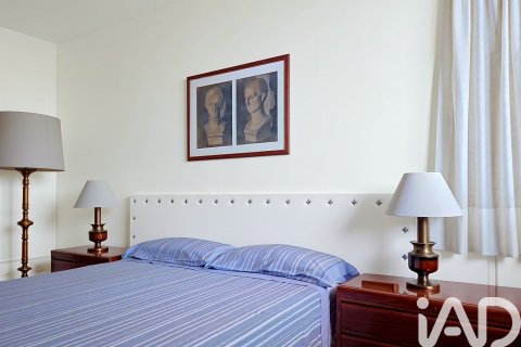 Apartamento de 4 dormitorios en venta en Barcelona, Cataluña, Spain № 8361 - foto 8