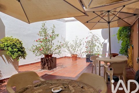 Apartamento de 4 dormitorios en venta en Barcelona, Cataluña, Spain № 8361 - foto 2