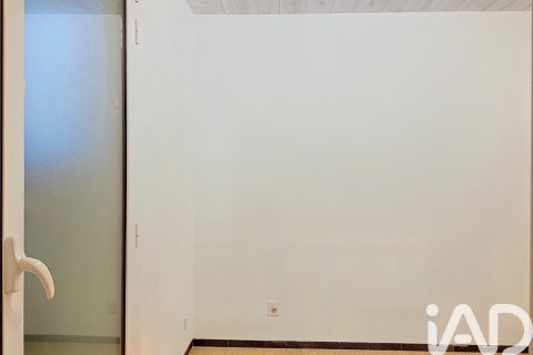 Apartamento de 4 dormitorios en venta en Barcelona, Cataluña, Spain № 8361 - foto 16