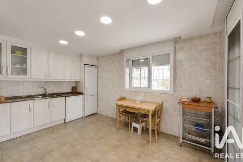5 bedrooms house for sale in Roda de Berà, Tarragona, Catalonia, Spain № 8358 - photo 10
