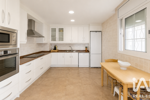 5 bedrooms house for sale in Roda de Berà, Tarragona, Catalonia, Spain № 8358 - photo 11