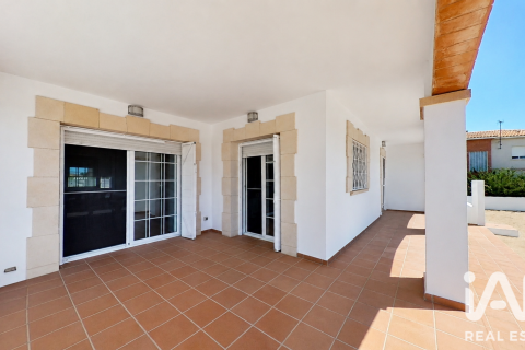 5 bedrooms house for sale in Roda de Berà, Tarragona, Catalonia, Spain № 8358 - photo 8