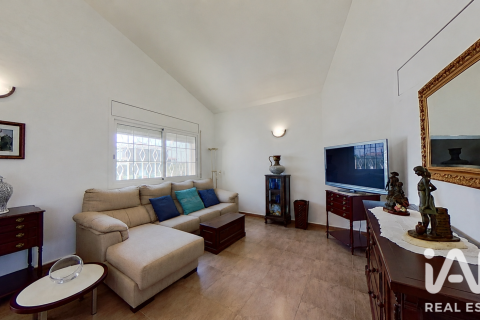 5 bedrooms house for sale in Roda de Berà, Tarragona, Catalonia, Spain № 8358 - photo 7