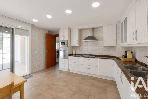 5 bedrooms house for sale in Roda de Berà, Tarragona, Catalonia, Spain № 8358 - photo 2