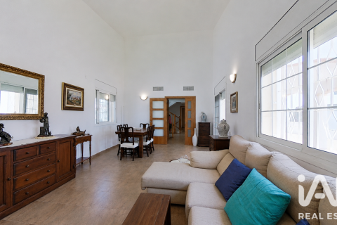 5 bedrooms house for sale in Roda de Berà, Tarragona, Catalonia, Spain № 8358 - photo 5