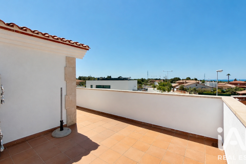 5 bedrooms house for sale in Roda de Berà, Tarragona, Catalonia, Spain № 8358 - photo 3
