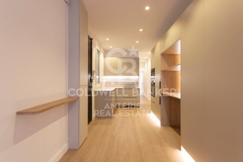 Apartamento de 2 dormitorios en venta en Barcelona, Cataluña, Spain № 5308 - foto 13