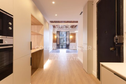 Apartamento de 2 dormitorios en venta en Barcelona, Cataluña, Spain № 5308 - foto 16