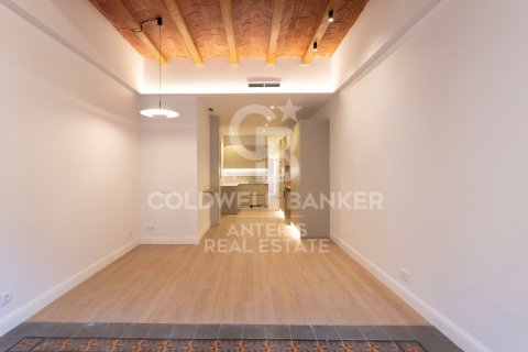 Apartamento de 2 dormitorios en venta en Barcelona, Cataluña, Spain № 5308 - foto 12
