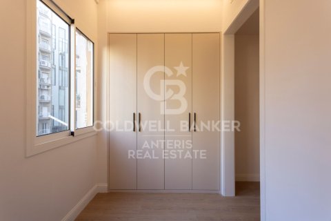 Apartamento de 2 dormitorios en venta en Barcelona, Cataluña, Spain № 5308 - foto 20