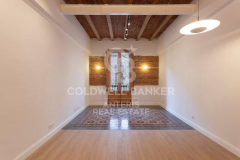 Apartamento de 2 dormitorios en venta en Barcelona, Cataluña, Spain № 5308 - foto 8