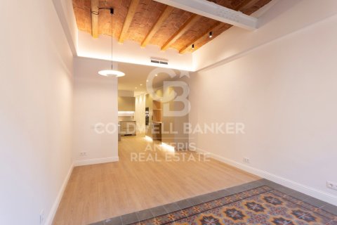 Apartamento de 2 dormitorios en venta en Barcelona, Cataluña, Spain № 5308 - foto 10