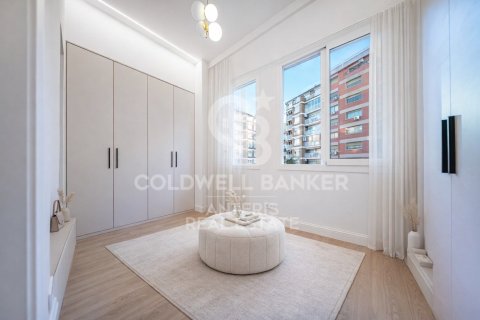 Apartamento de 2 dormitorios en venta en Barcelona, Cataluña, Spain № 5308 - foto 25