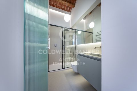 Apartamento de 2 dormitorios en venta en Barcelona, Cataluña, Spain № 5308 - foto 26