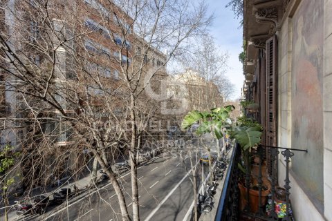 Apartamento de 2 dormitorios en venta en Barcelona, Cataluña, Spain № 5308 - foto 6